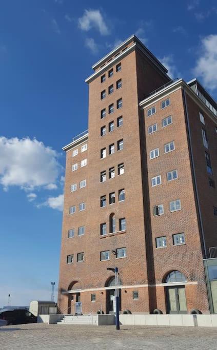 Ohlerich Speicher - Schlafen Im Hafen Wismar Ngoại thất bức ảnh